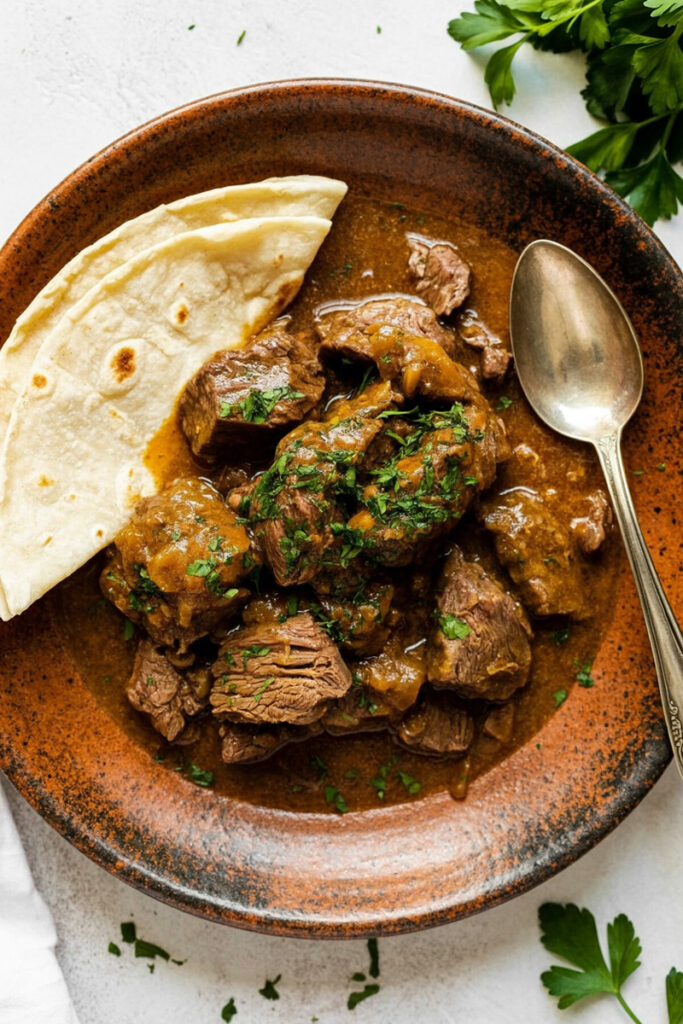 Serve Carne Guisada